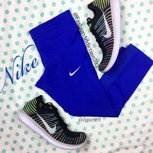 Nike Epic DriFit Running tight women’s Capri Royal